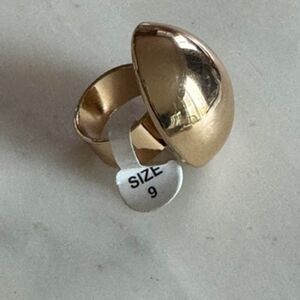 Gold Tone Statement Fashion Ring Size 9
